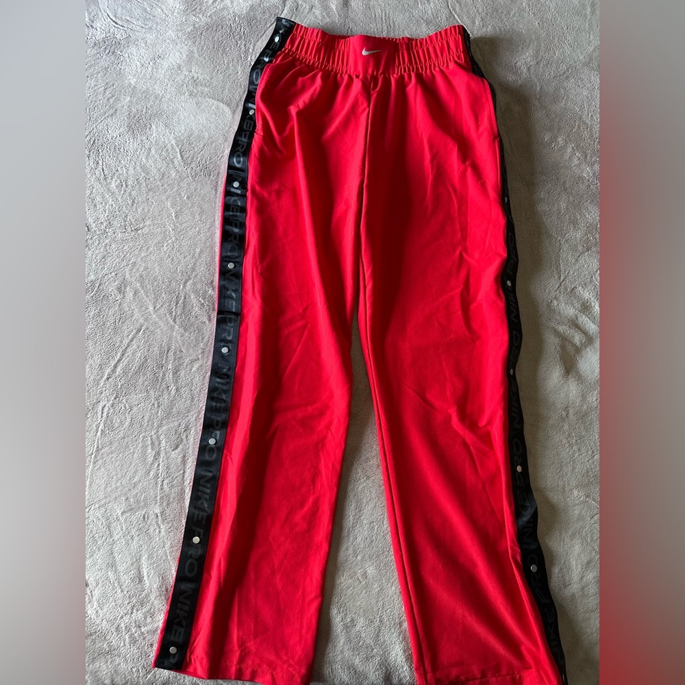 Women’s Nike Pro pants